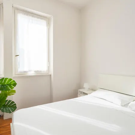 White & Beauty In Center Apartman