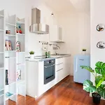 White & Beauty In Center Apartman